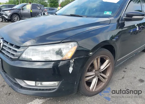 2014 Volkswagen Passat 1.8T Sel Premium from USA, damaged, VIN 1VWCT7A33EC010126